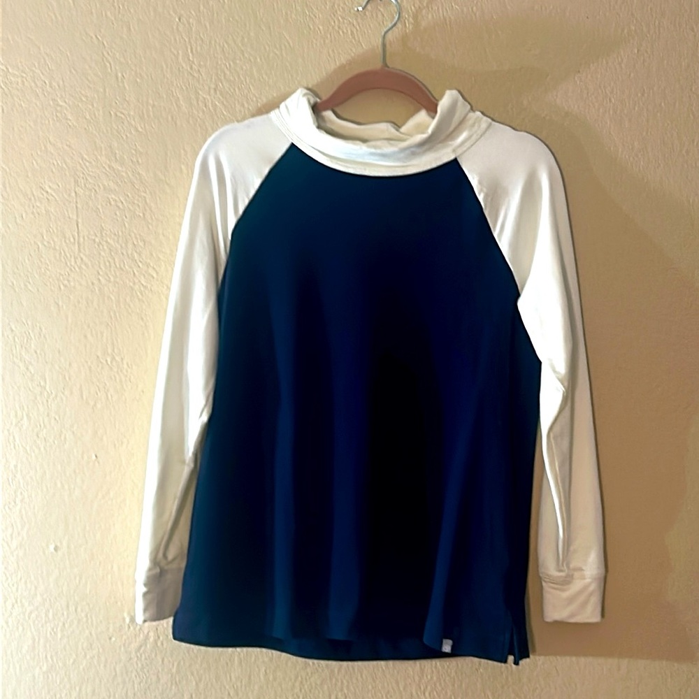 Talbots Ladies turtleneck, size MP
